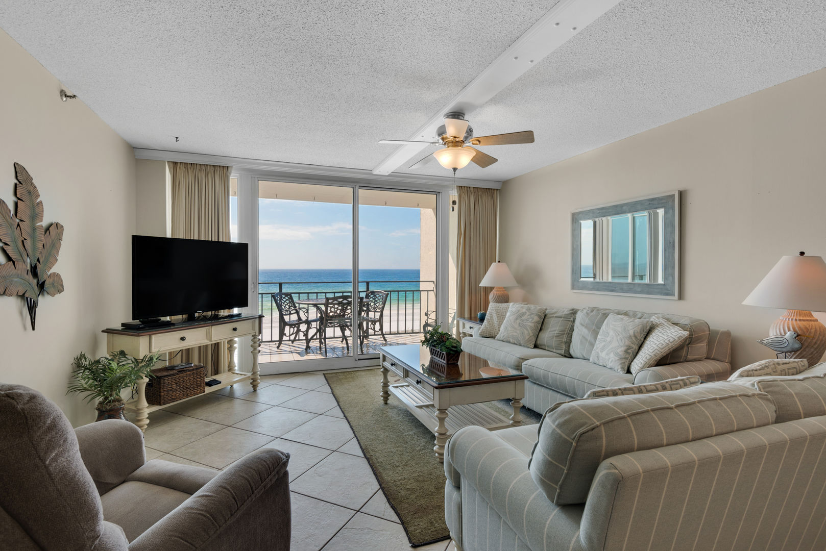 Browse Our 3 Bedroom Apartments in Fort Walton Beach Breakers FWB